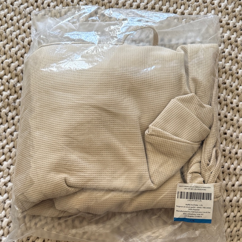 Linen & Dot Cream Waffle Knit Robe - Picture 2 of 11